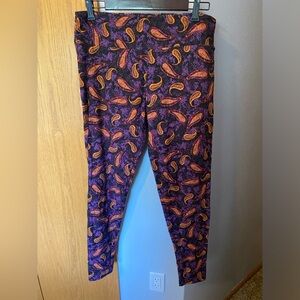 Lularoe Tall & Curvy Leggings Purple Paisley